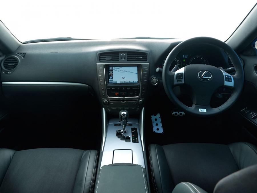  Lexus IS250 2010 года  (UK) (фото 10 из 14)